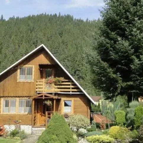 The log cottage from outside